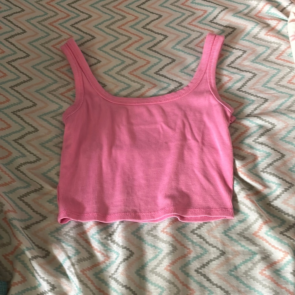 hot pink cropped tank top